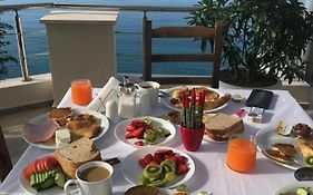 Titania Hotel